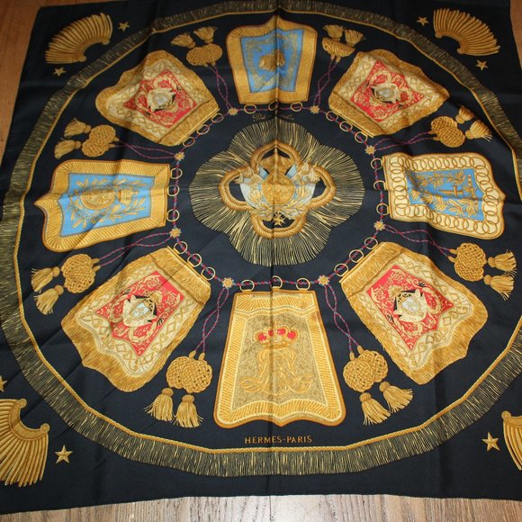 GORGEOUS AUTHENTIC BOXED HERMES SILK SCARF BLACK MULTI RARE - Picture 1 of 6